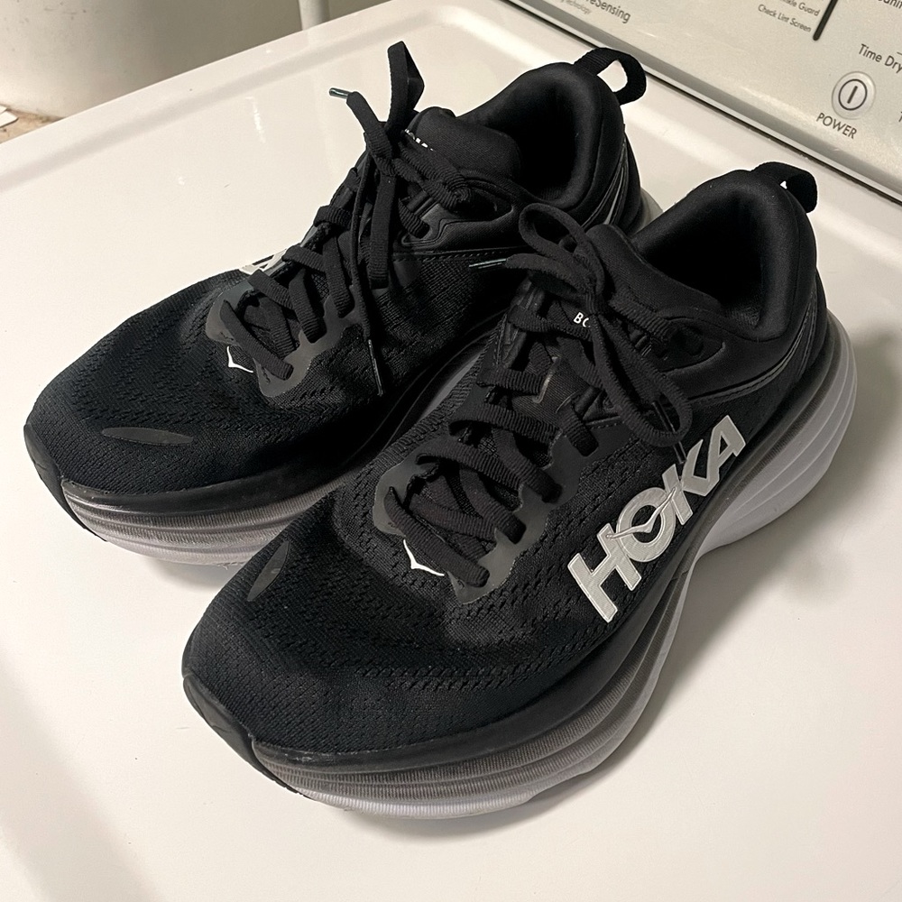 Women’s Hokas 7.5 Wide - Black/White